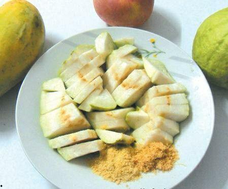 化州小江吃瓜,瓜香四溢，品味生活之美