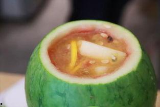 市中心吃瓜,街头小吃背后的市井百态